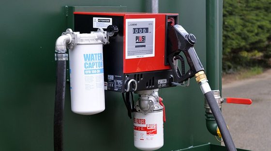 Pompe de distribution avec filtre et pistolet